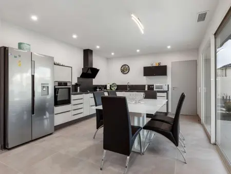 Villa T4 climatisée avec jardin, jacuzzi et Free WiFi à 600 m de la plage - Photo 7