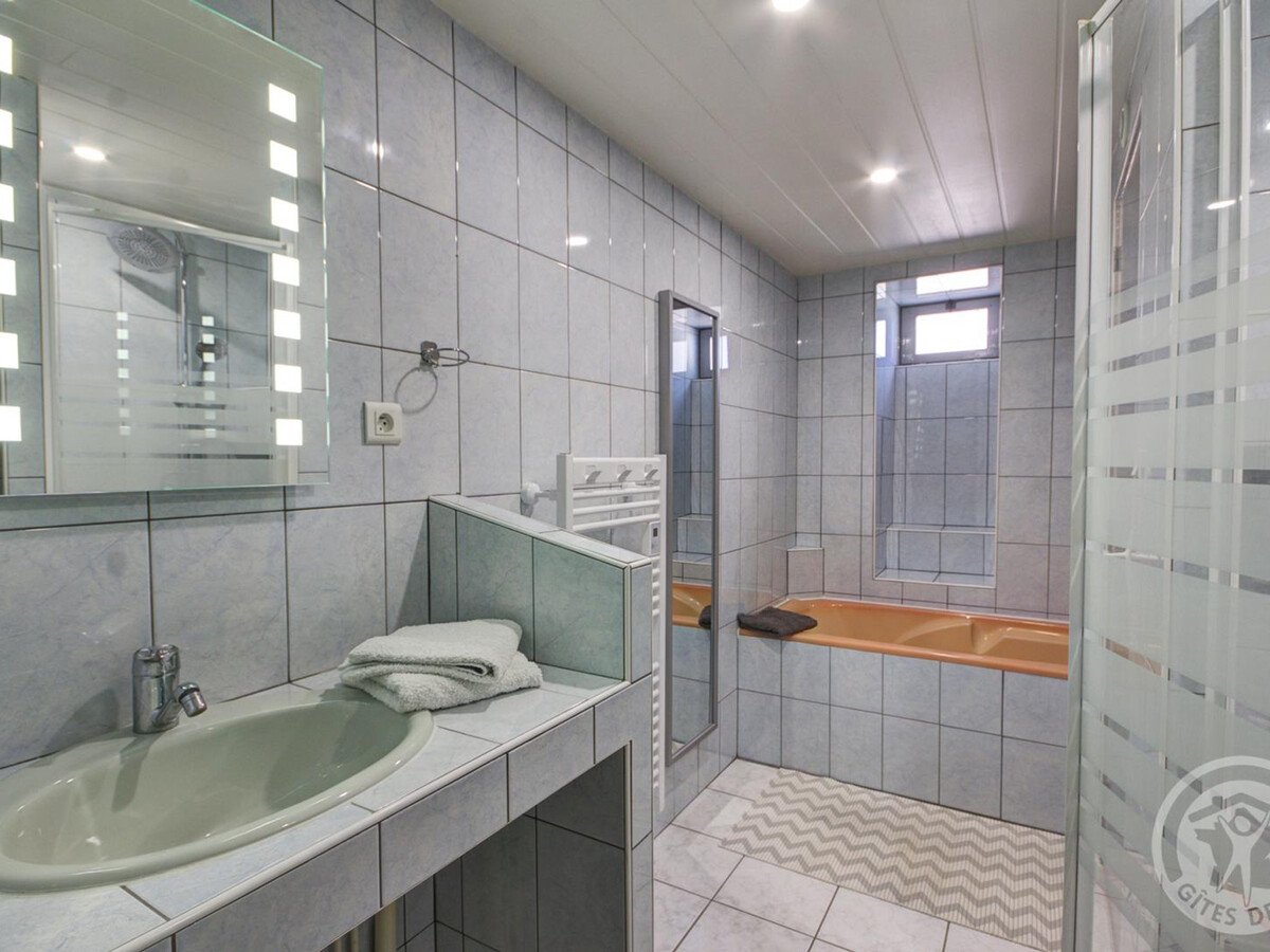 Gîte Les Lilas à Champoly, 90 m² au pied des bois - Photo 8
