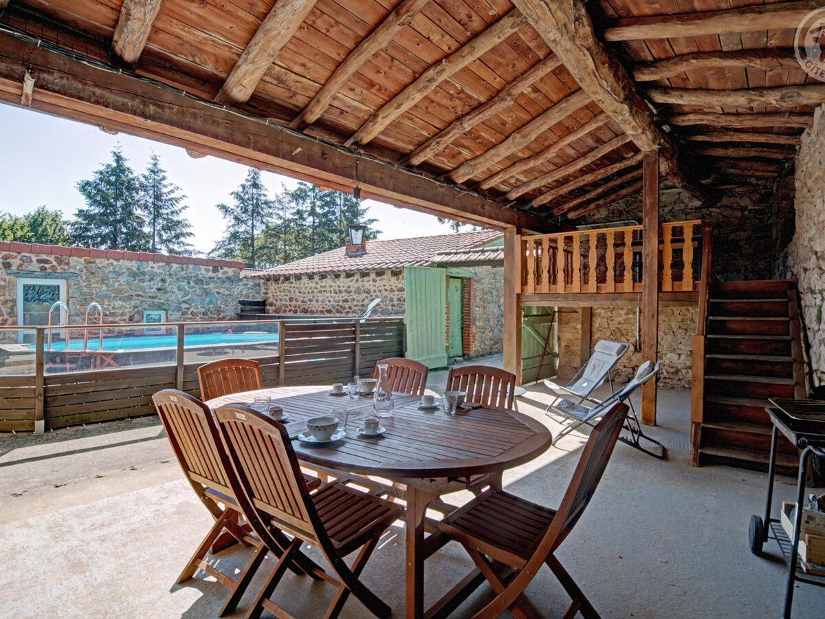 Le Vernat : gîte en pierre, piscine privée 5x3m - Photo 2