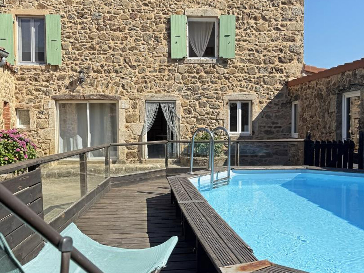 Le Vernat : gîte en pierre, piscine privée 5x3m - Photo 3