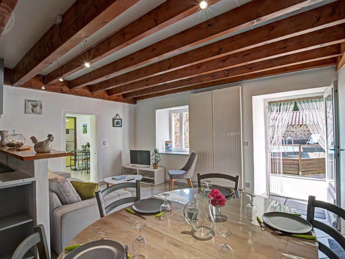 Le Vernat : gîte en pierre, piscine privée 5x3m - Photo 4