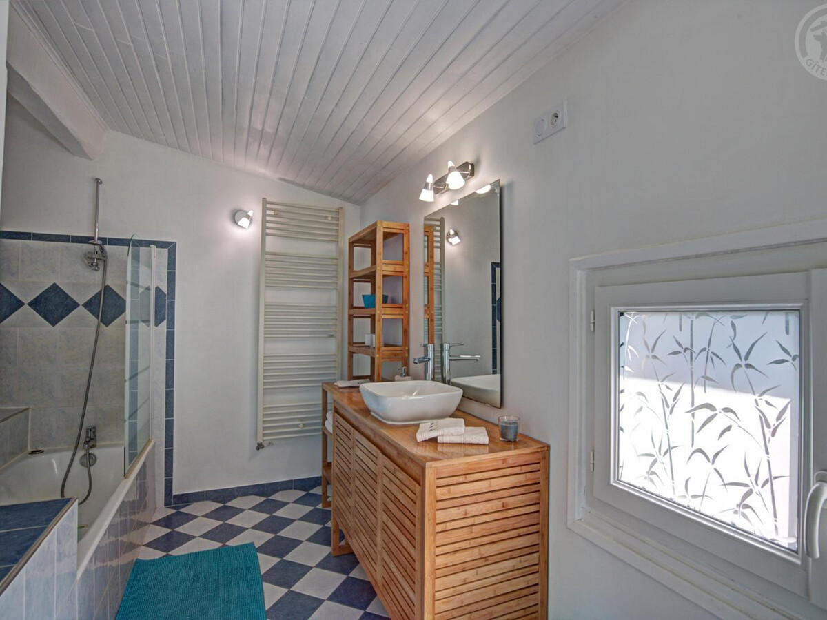 Le Vernat : gîte en pierre, piscine privée 5x3m - Photo 10