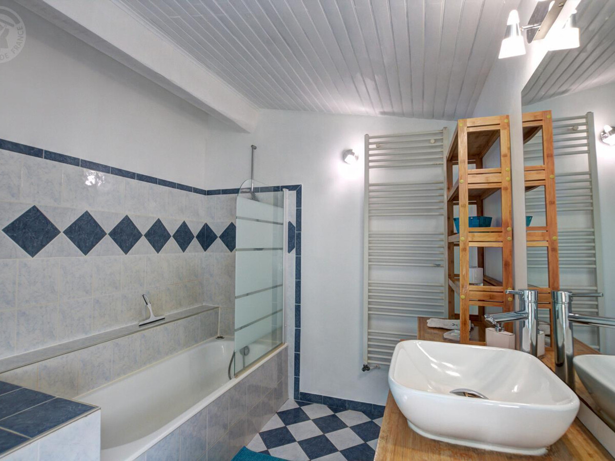 Le Vernat : gîte en pierre, piscine privée 5x3m - Photo 11