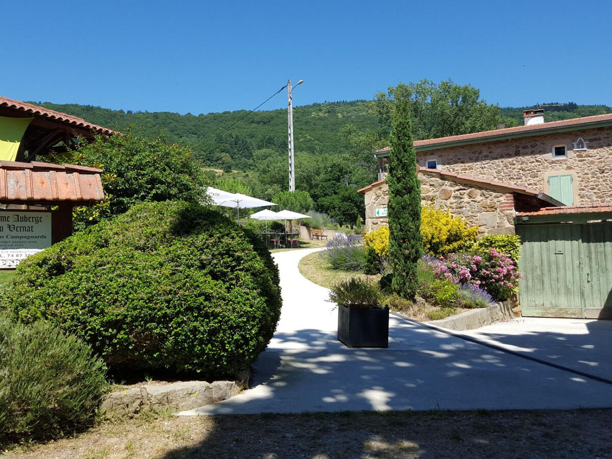 Le Vernat : gîte en pierre, piscine privée 5x3m - Photo 25