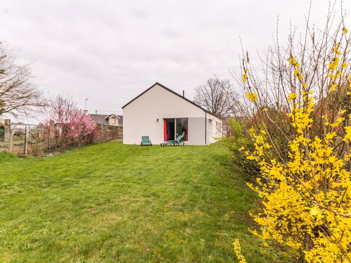 Maison contemporaine plain-pied à Nozay, 3 ch., jardin 700 m² - Photo 1
