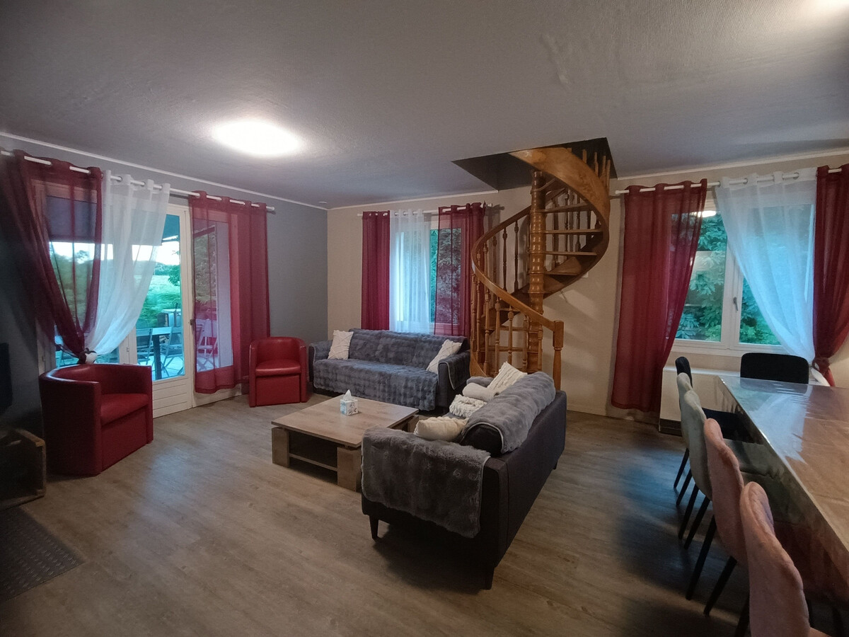 Gîte 15 pers. avec salle de jeux, tennis et cheminée - Photo 1