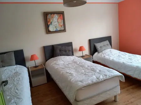 Location gite à Le Mans, Maison confortable avec jardin, proche centre-ville et circuit 24h du Mans