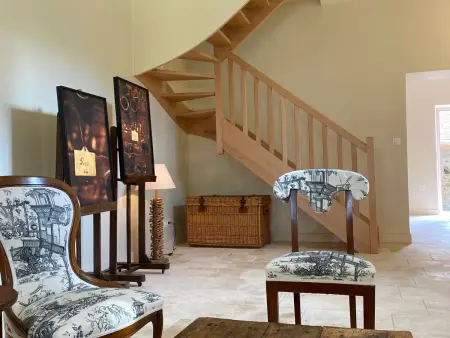 Gîte élégant avec jardin privé, vue sur château - Photo 3