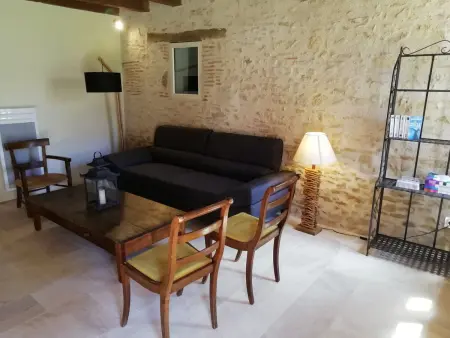 Gîte 8 pers. dans les communs du château d'Ainay-le-Vieil : photo 3