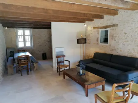 Gîte 8 pers. dans les communs du château d'Ainay-le-Vieil : photo 4