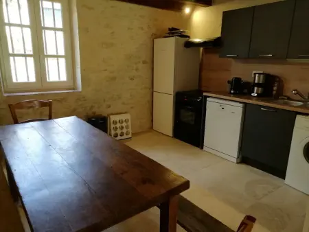Gîte 8 pers. dans les communs du château d'Ainay-le-Vieil : photo 6