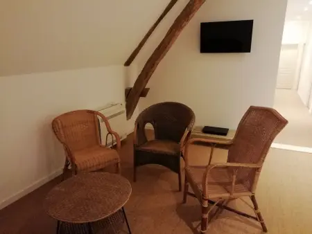 Gîte 8 pers. dans les communs du château d'Ainay-le-Vieil : photo 8