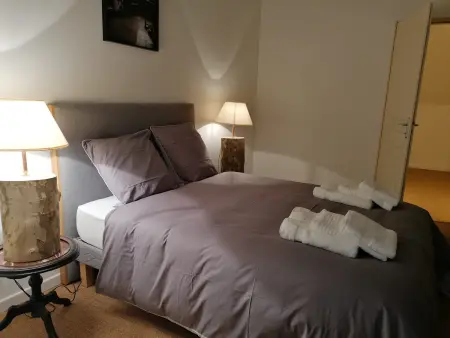 Gîte 8 pers. dans les communs du château d'Ainay-le-Vieil : photo 10