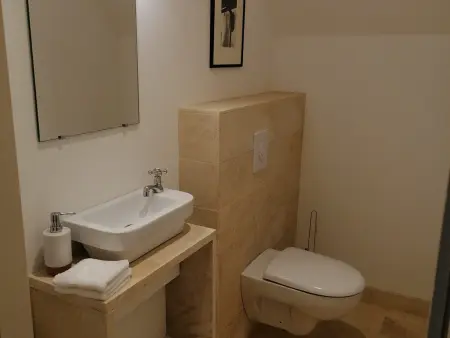 Gîte 8 pers. dans les communs du château d'Ainay-le-Vieil : photo 14