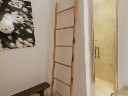 Gîte 8 pers. dans les communs du château d'Ainay-le-Vieil : photo 18