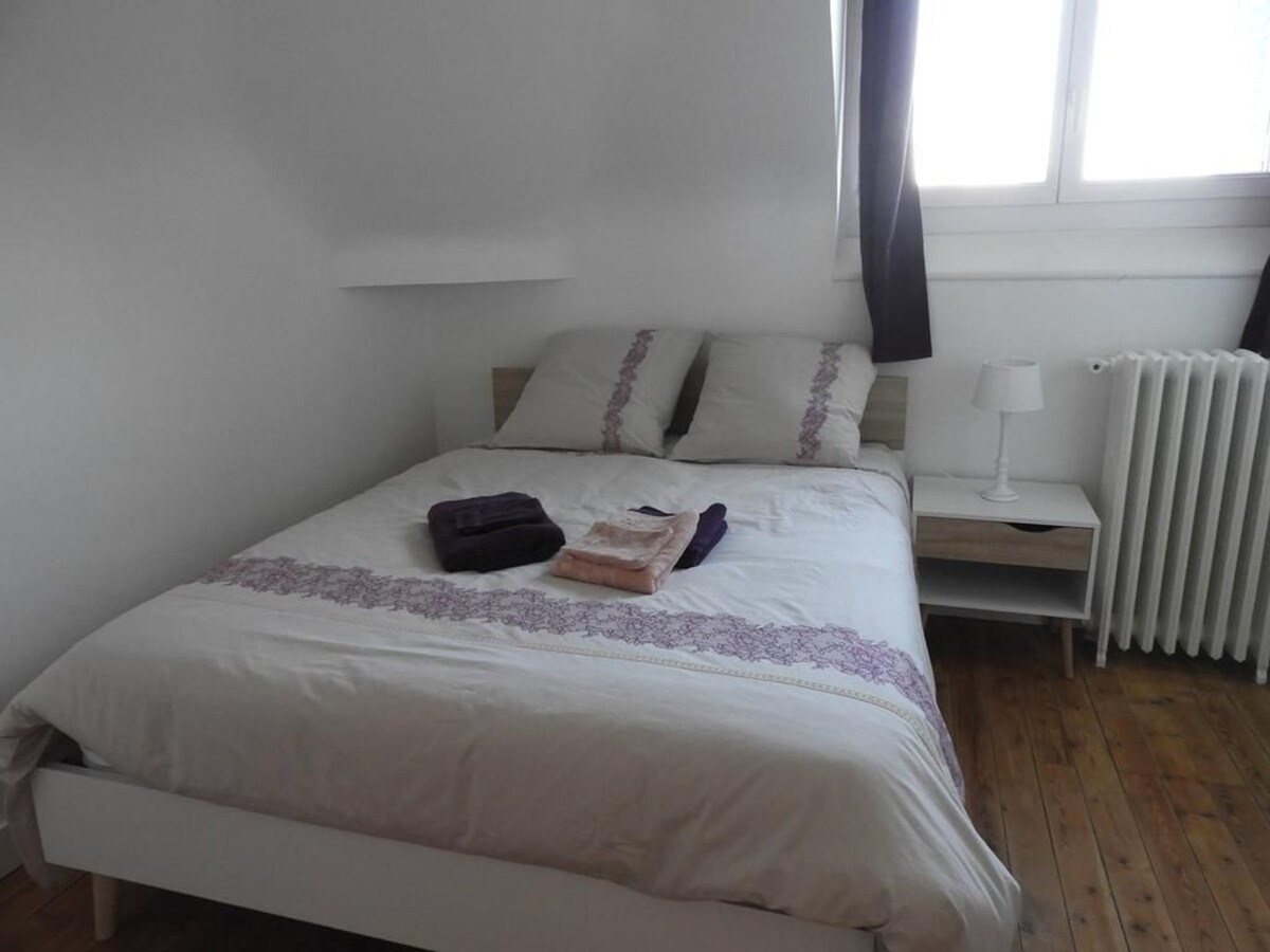 Gîte Bellevue à Écommoy, 4 chambres, 14 personnes - Photo 7