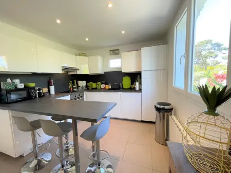 Arcachon Abatilles: Maison spacieuse 150m² près plage, 4 chambres, jardin, parking, WIFI - Photo 5