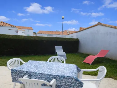 Maison avec Piscine à La Faute-sur-Mer, Proche Plage - Photo 11