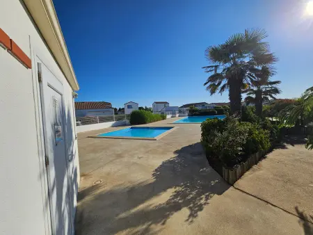 Maison avec Piscine à La Faute-sur-Mer, Proche Plage - Photo 15