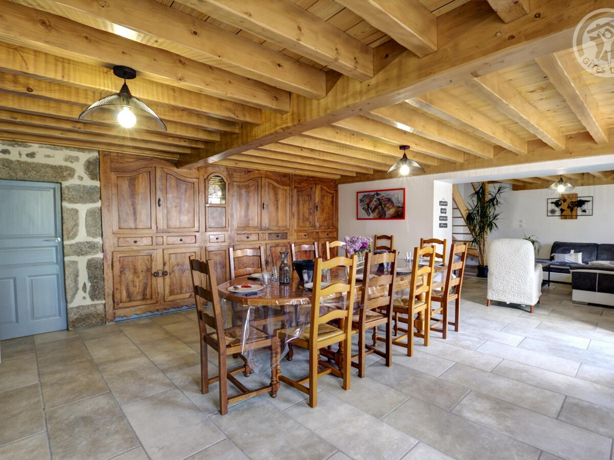 Ancienne ferme en pierre rénovée, 5 chambres à Chalmazel - Photo 4