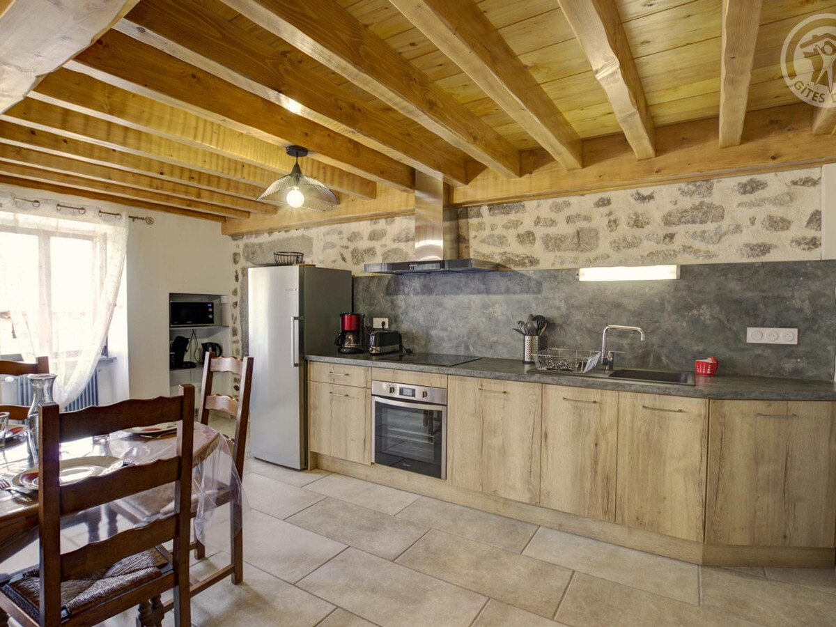 Ancienne ferme en pierre rénovée, 5 chambres à Chalmazel - Photo 6