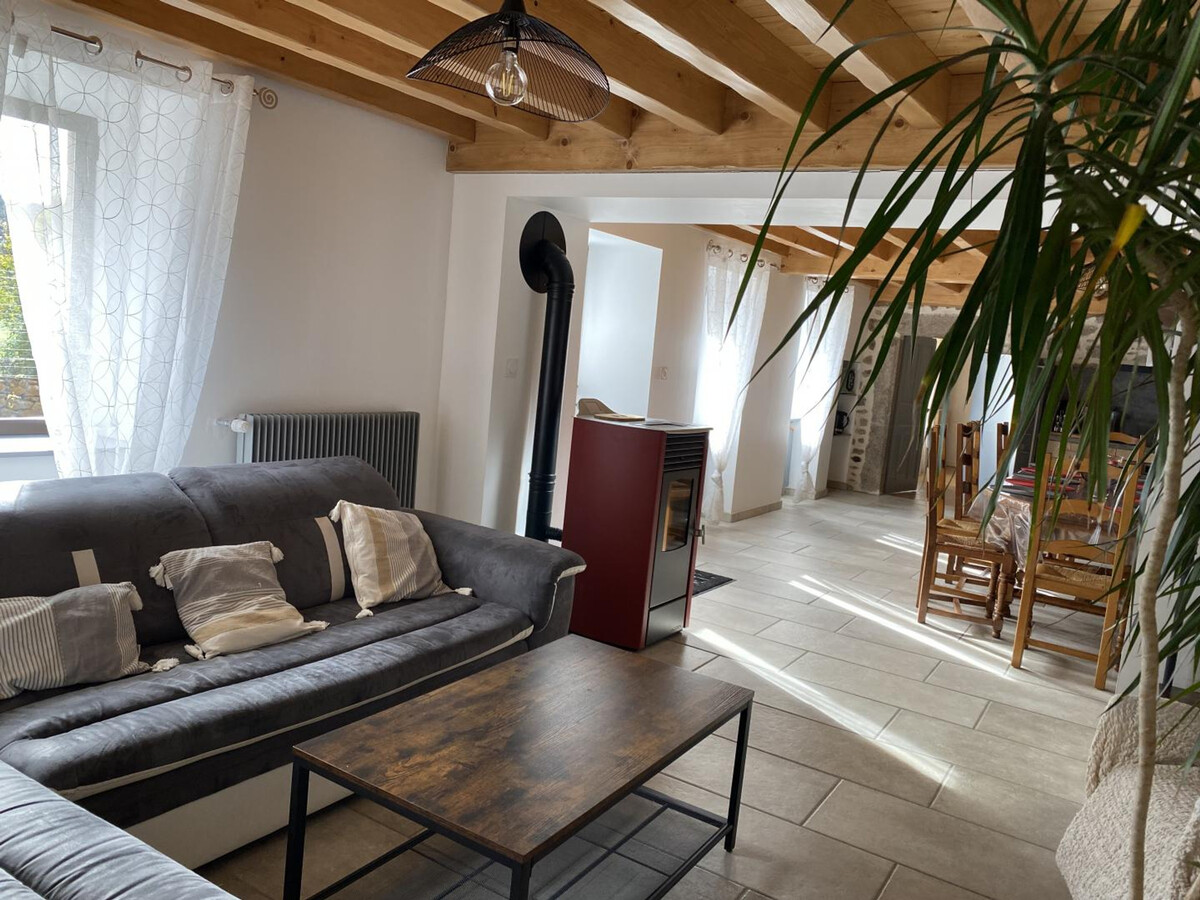 Ancienne ferme en pierre rénovée, 5 chambres à Chalmazel - Photo 10