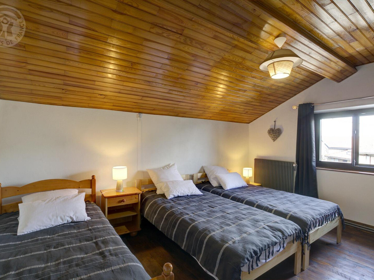 Ancienne ferme en pierre rénovée, 5 chambres à Chalmazel - Photo 19