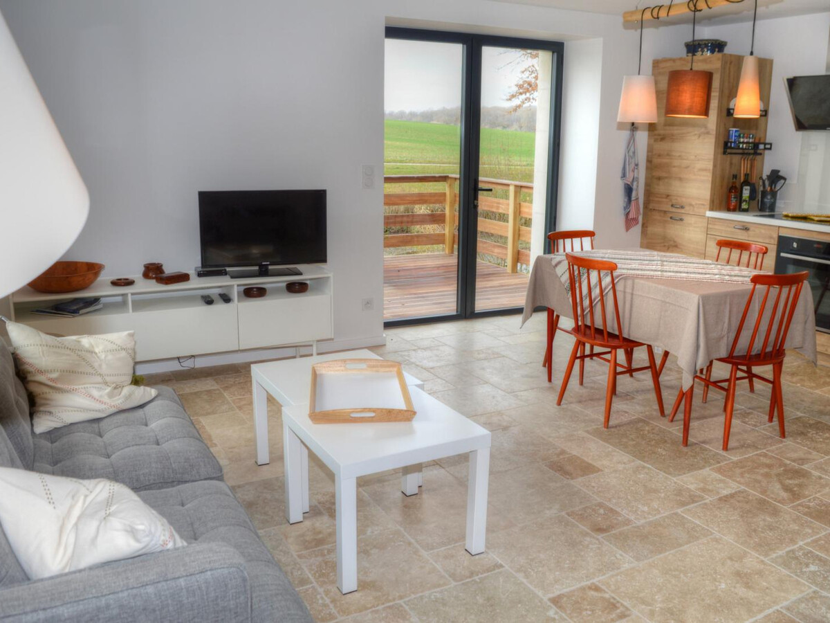 Gîte en pierre restauré à Luzillé, terrasse 12m² vue plan d'eau - Photo 8