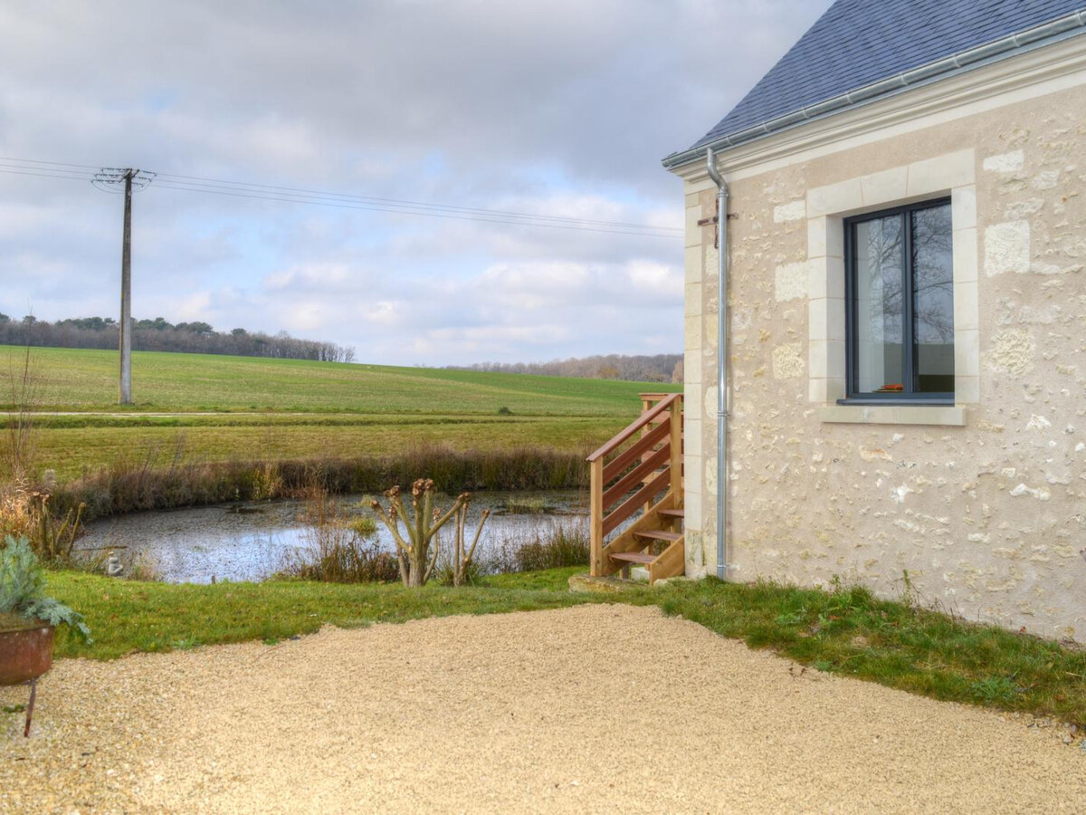 Gîte en pierre restauré à Luzillé, terrasse 12m² vue plan d'eau - Photo 19