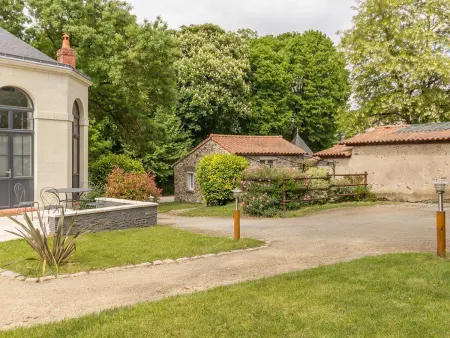 Location gite à Saint Sébastien sur Loire, Gîte de Charme avec Jardin Privé près de Nantes, Accès Facile, Équipé Tout Confort