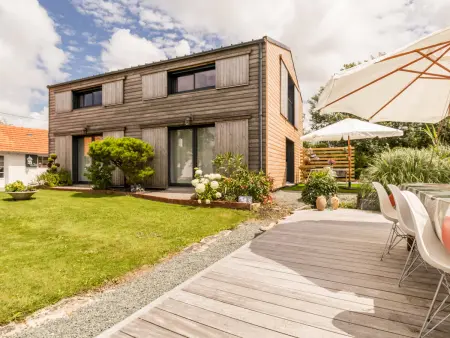 Location gite à Villeneuve en Retz, Charmante Grange Rénovée avec Piscine et WiFi