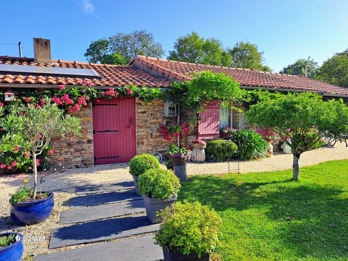 Gîte accessible en pierre de pays, jardin fleuri près Pornic - Photo 4