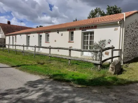 Location gite à Saint Père en Retz, Gîte spacieux avec jardin, SPA, et équipements bébé près de Pornic