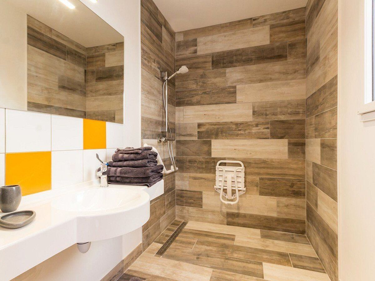 La Bruyère, maison en bois 11 pers. avec parc 2000 m² - Photo 9