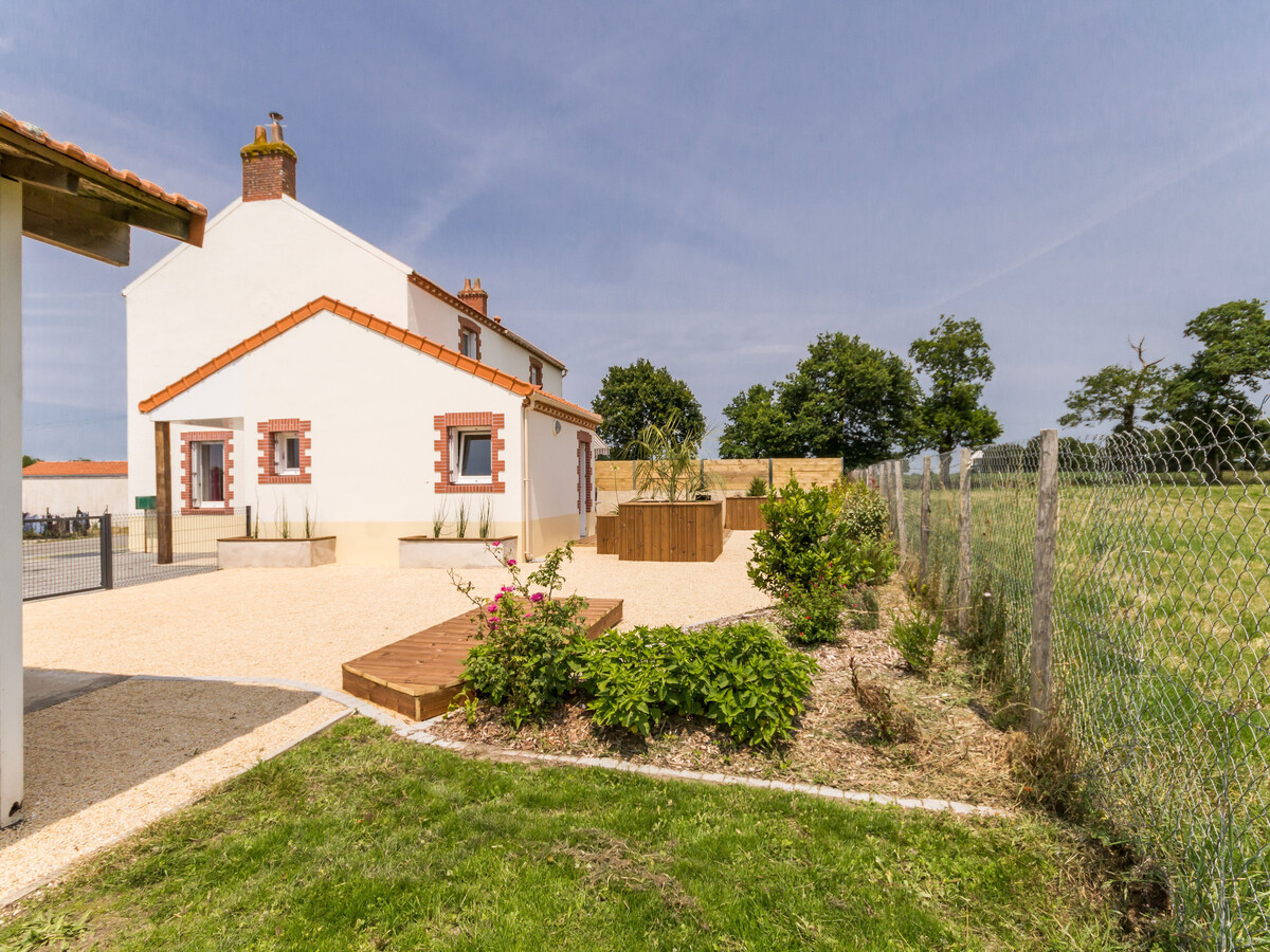 Gîte rénové en campagne avec jardin jeux à Saint-Viaud - Photo 2
