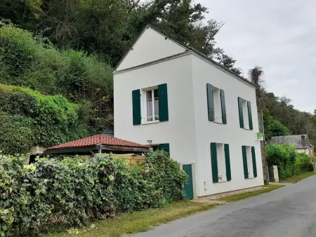 Location gite à Aubigné Racan, Maison troglodytique avec WiFi, barbecue et cheminée