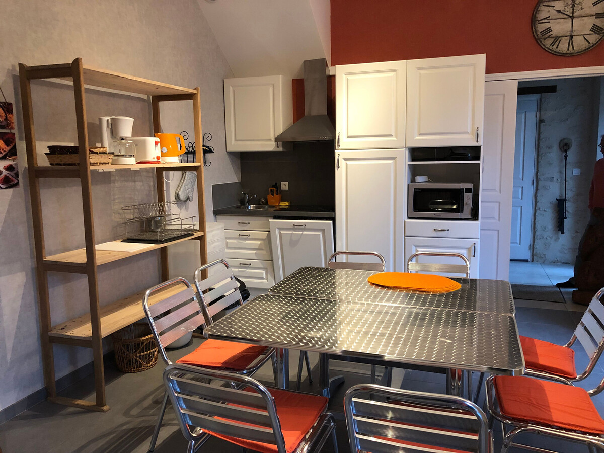 Gîte mitoyen 8 pers. à Coulans-sur-Gée, terrain de boules - Photo 4