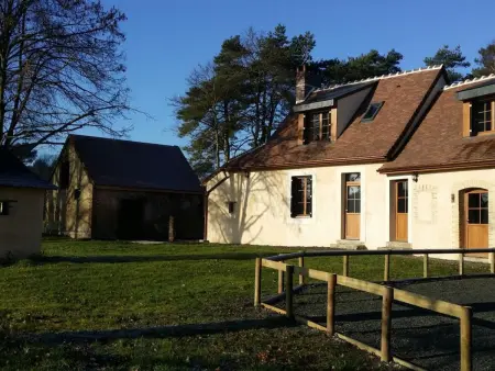 Location gite à Saint Mars d'Outillé, Fermette charmante, nature préservée, forêt de Bercé, détente, cheminée, grand jardin, proche Le Mans