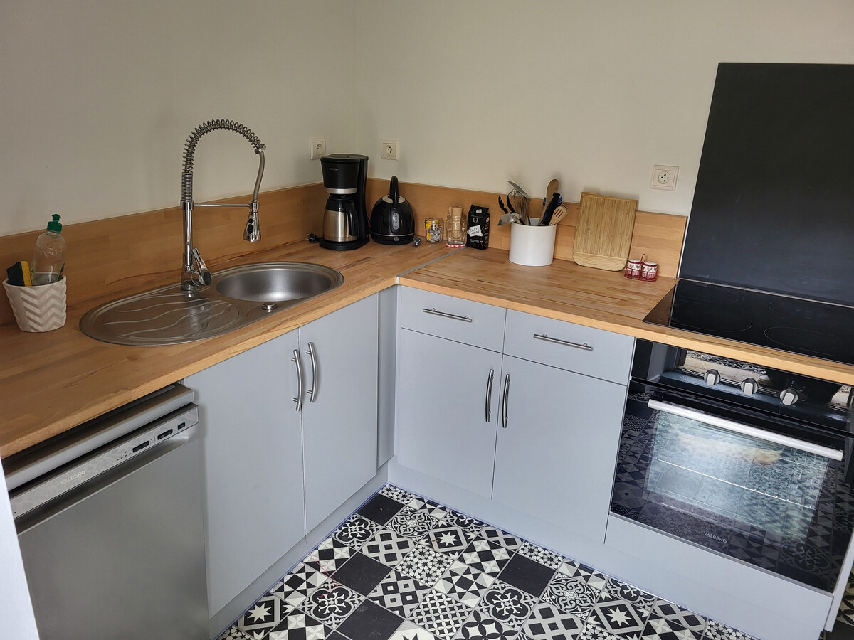 Maison de village 100m², jardin 200m², parking privé à Mézières-sous-Lavardin - Photo 7