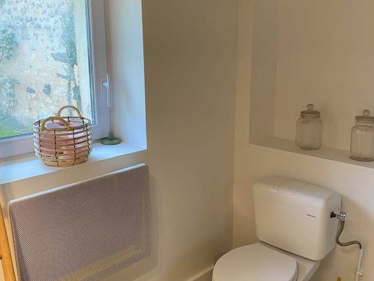 Maison de village 100m², jardin 200m², parking privé à Mézières-sous-Lavardin - Photo 15