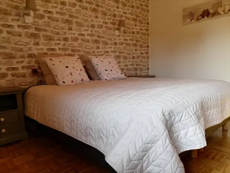 Gîte en campagne rénové avec cheminée, grands jardins, WiFi, près d'un village médiéval. - Photo 5