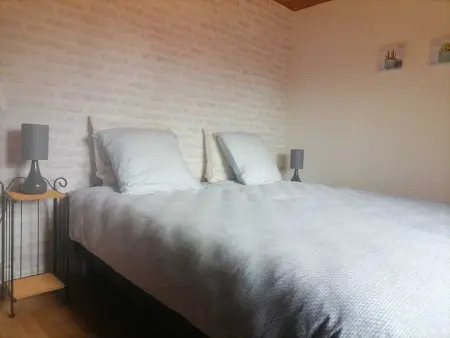 Gîte en campagne rénové avec cheminée, grands jardins, WiFi, près d'un village médiéval. - Photo 6