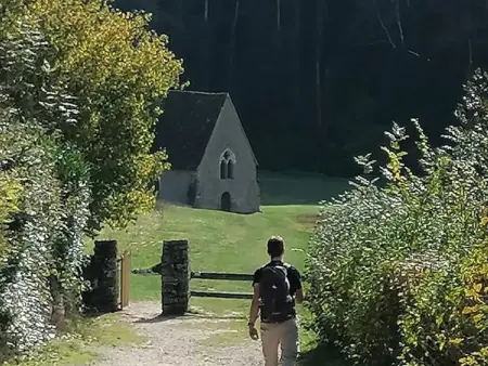 Gîte en campagne rénové avec cheminée, grands jardins, WiFi, près d'un village médiéval. - Photo 27