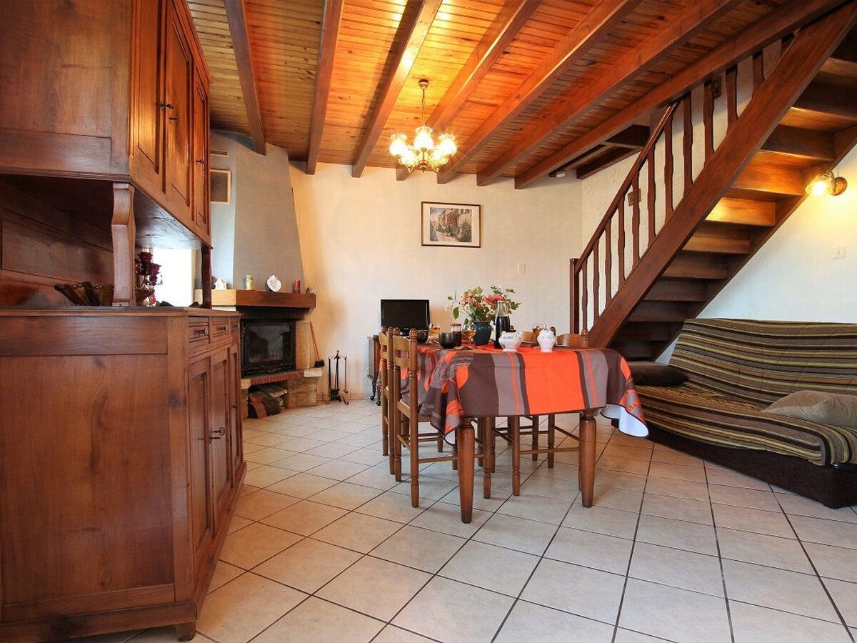 Gîte familial Jullianges, parc Livradois, cour jeux - Photo 3