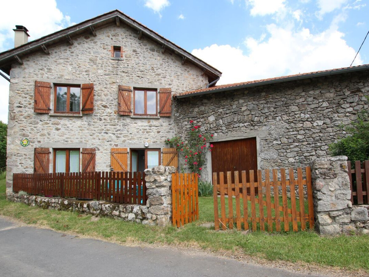 Gîte familial Jullianges, parc Livradois, cour jeux - Photo 14