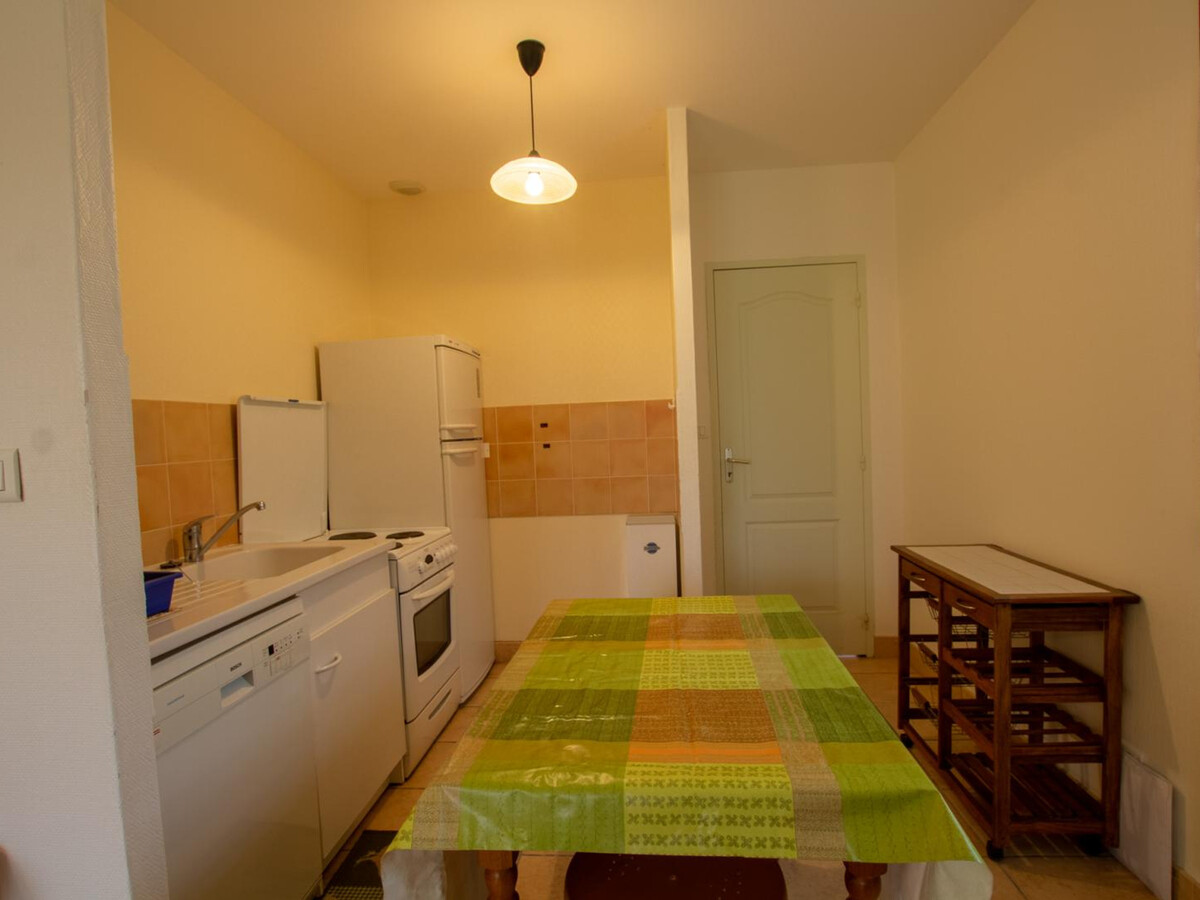 Gîte 6 pers. Tursac : ancienne grange avec cheminée et terrasse - Photo 10