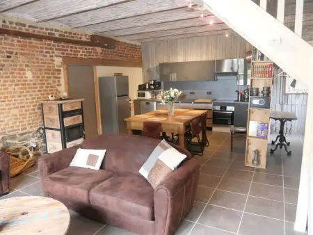 Location gite à Flines lès Mortagne, Gîte dans une écurie rénovée avec jardin privé, clim, parking et WIFI