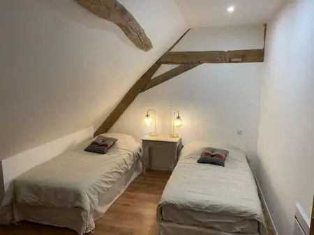 Château XIXème à Parennes : gîte 11 pers, piscine, parc 2 ha : photo 21