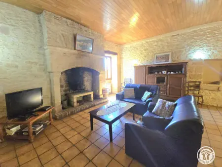 Gîte 5 pers. à Saint-André-d'Allas, cheminée & plancha : photo 2