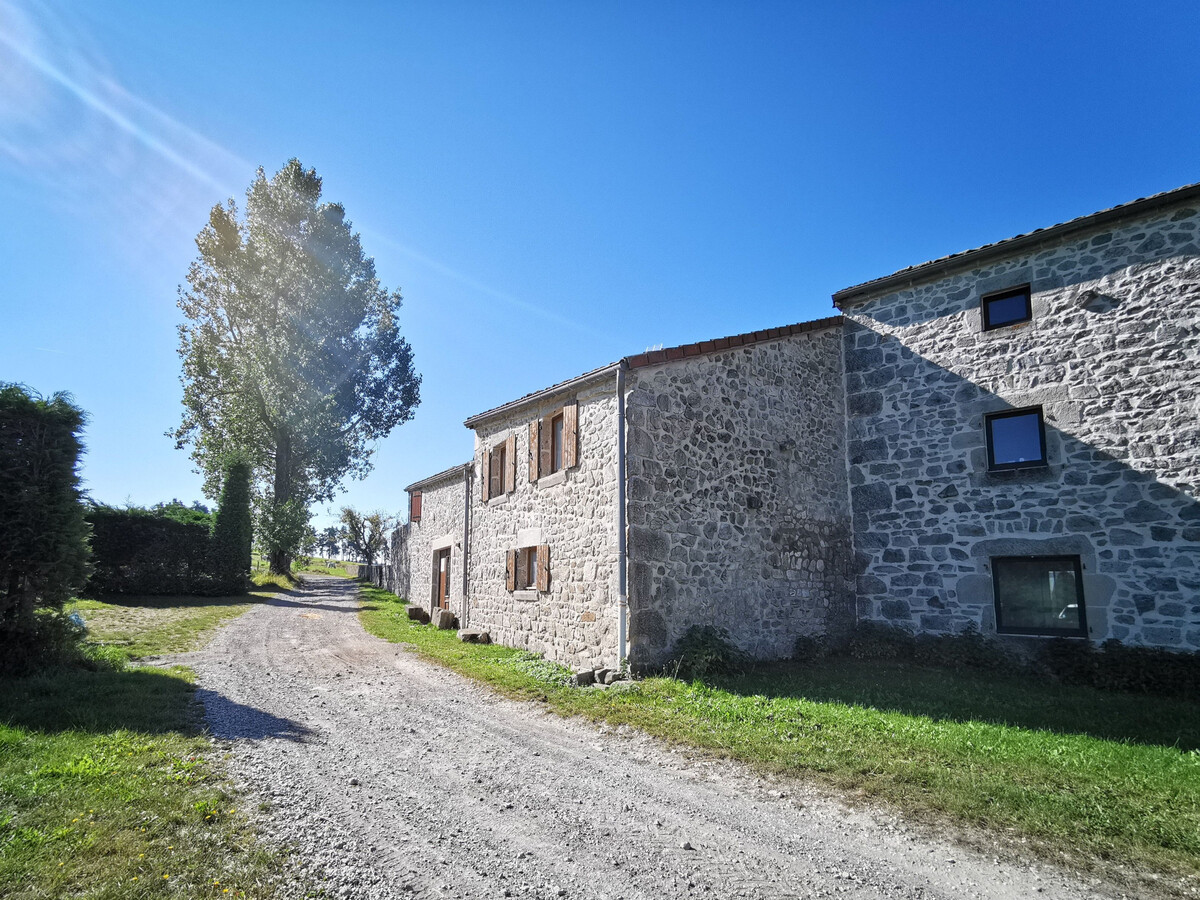L'Orée des Sapins, gîte 6 pers. avec cheminée près du Pilat - Photo 1